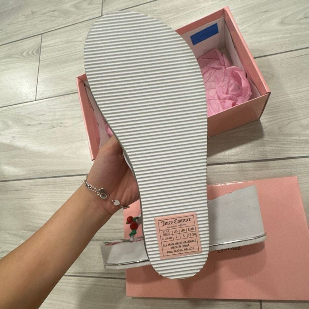 NIB Juicy Couture cherry platform flip flops sandals size 7 Looks like vintage - Picture 5 of 7